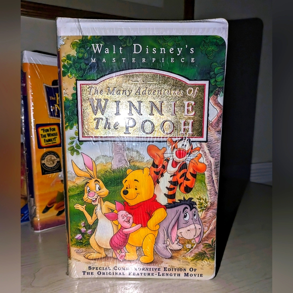 The Many Adventures of Winnie the Pooh (VHS, 1996)